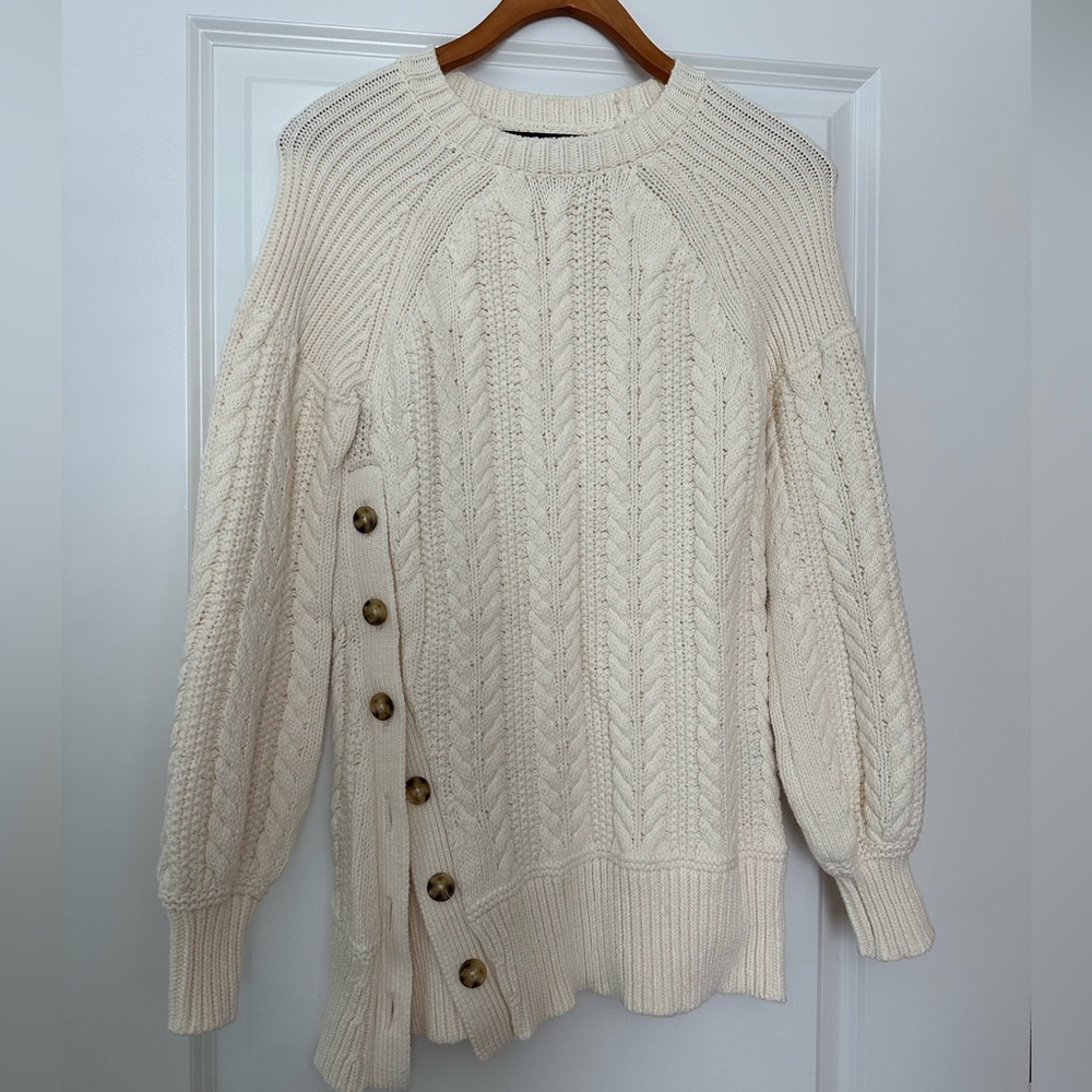 House of Harlow sweater